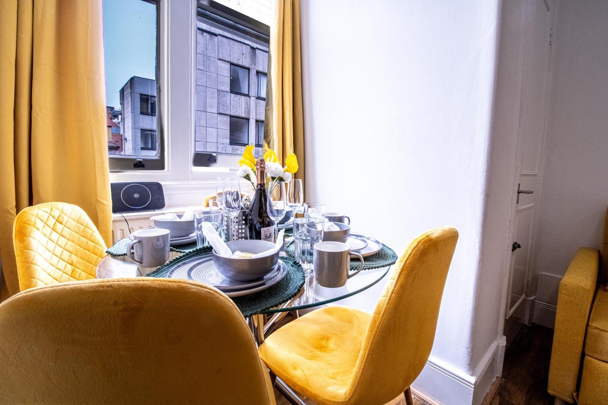 Luxurious Apartments On Oxford Street Londra Dış mekan fotoğraf