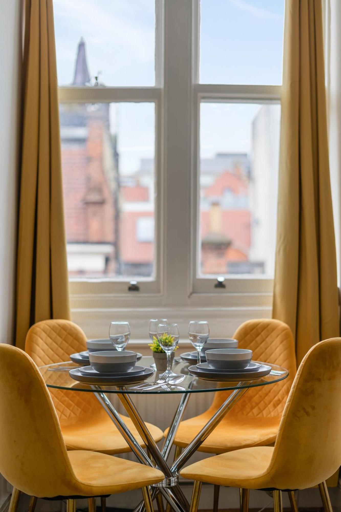 Luxurious Apartments On Oxford Street Londra Dış mekan fotoğraf